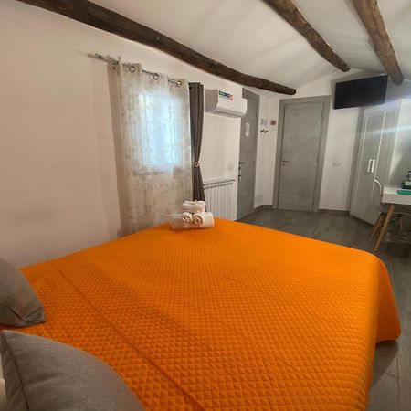 La Piccola Formica Charme Rooms Palermo Exterior photo